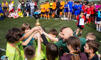 „Cupa Iulius la fotbal” a reunit peste 200 de elevi pe terenul de sport