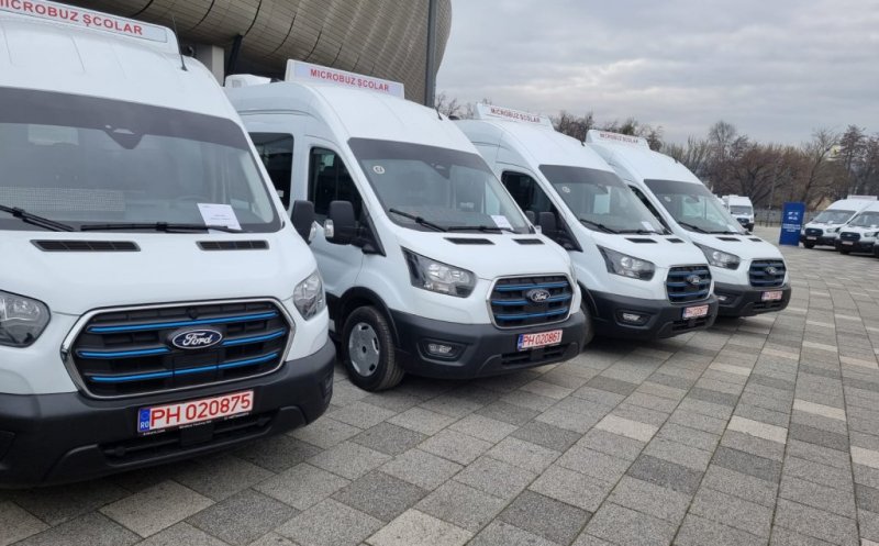 Încă trei comune din județul Cluj vor primi microbuze electrice pentru transportul elevilor