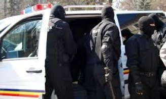 Rețea de trafic de droguri cu legături în Cluj, destructurată de DIICOT. Șase persoane reținute