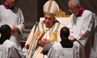 Papa Francisc a apărut în Piaţa Sfântul Petru. Mesajul transmis de Suveranul Pontif, la scurt timp după întrevederea cu vicepreşedintele JD Vance