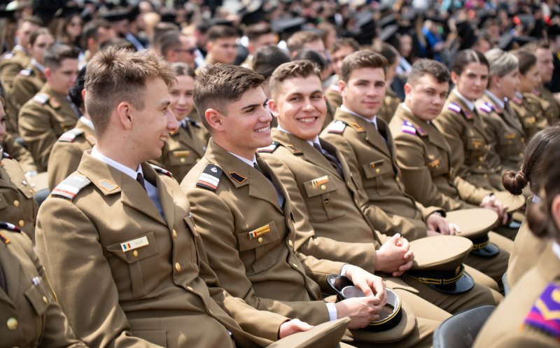 Te interesează o carieră în armată? Înscrieri la Cluj pentru cele peste 2.000 de locuri disponibile de ofițeri, subofițeri și maiștri militari