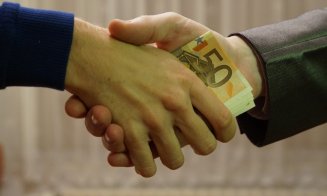Suspiciuni de corupție la Cluj: Contracte aranjate între soți, anchetate de procurori