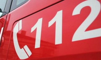Cluj: Incendiu la două camioane parcate. Pompierii au intervenit