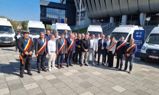 Primarii din Cluj au venit să-și preia microbuzele electrice pentru transportul elevilor. Rațiu: „Vrem să mai cumpărăm și altele”