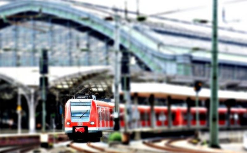 Primăria Cluj-Napoca încheie un parteneriat cu CFR pentru realizarea trenului metropolitan