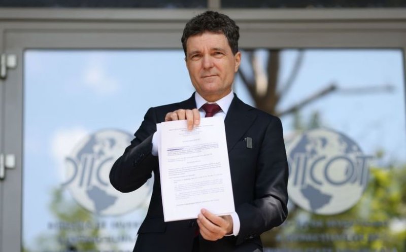 Continuă scandalul pozelor publicate de Lasconi. BEC a respins plângerea lui Nicușor Dan: „Fotografiile false vor circula libere în continuare”
