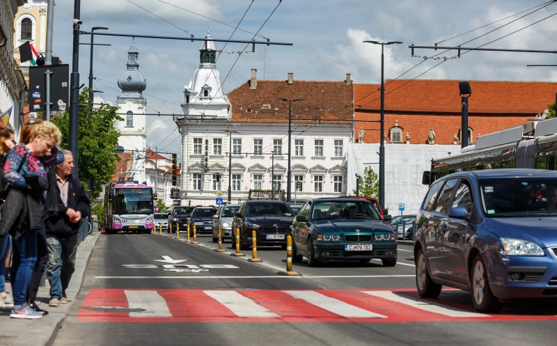 De ce aleg mașina în loc de bus cei care stau în jurul Clujului? "Când ai 2 copii și trebuie să îi duci la 2 locații diferite..."/ "N-am nici timp, nici chef să stau după nu știu câte autobuze"