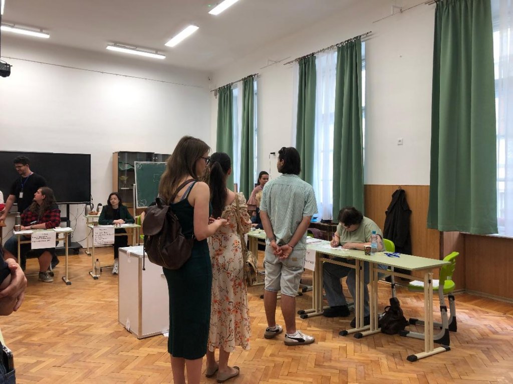 La Cluj, au început pregătirile pentru cel de-al doilea tur de scrutin al alegerilor prezidențiale