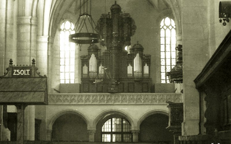 Orga din Biserica Reformată Centrală din Cluj-Napoca. Prima a fost instalată în 1765