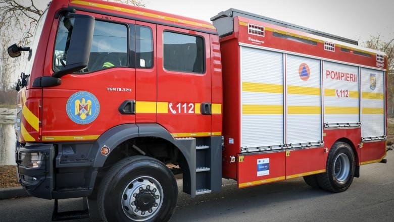 Exercițiu al pompierilor clujeni pe o stradă din Cluj: Autospecialele se deplasează în regim de urgență