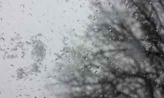 Iarnă la mijloc de mai! Meteorologii anunță trei zile cu vânt, ploi și ninsori la munte/ Clujul, sub Cod Galben de instabilitate atmosferică