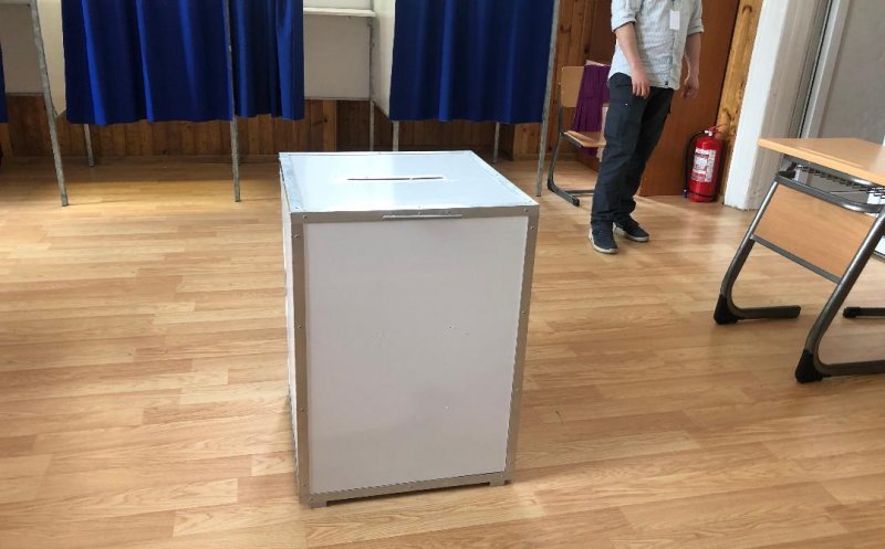 Victorie clară pentru Nicușor Dan și la Gherla. În primul tur câștigase Simion