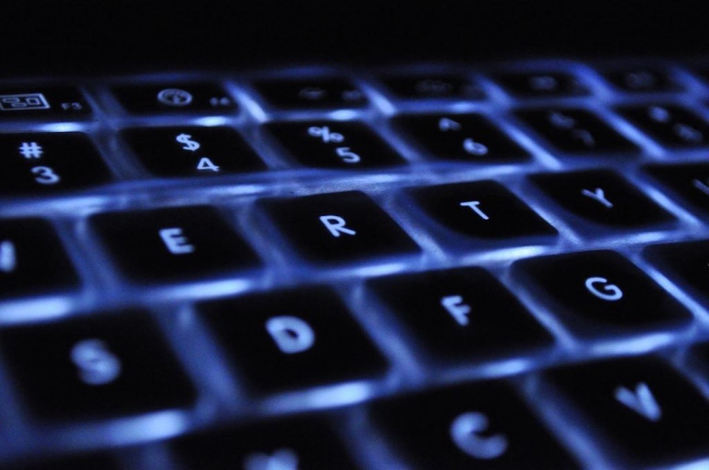 DNSC avertizează: „Furtul de date începe cu un click!”. Recomandări esenţiale pentru siguranţa online