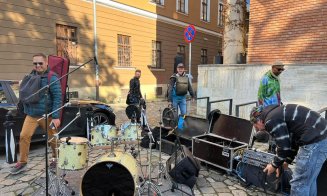 Cafea cu iz de Jazz in the Park în mijlocul orașului: o dimineață cu JazzyBIT în Piața Muzeului