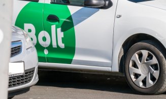 „Greva” șoferilor Bolt și Uber din Cluj: „Ne-am săturat să ne ducem traiul de pe o zi pe alta” / Alții refuză protestul: „Mulți trădători”