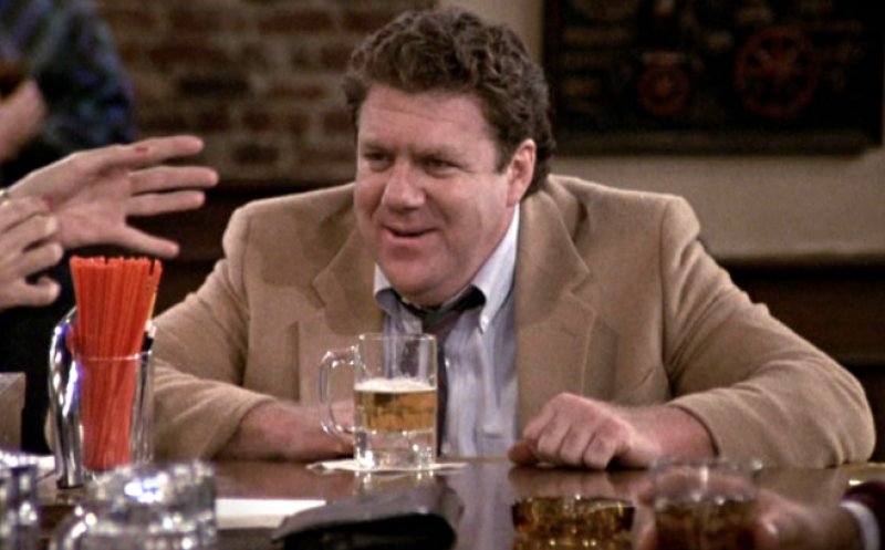 A murit actorul american George Wendt, celebru mai ales pentru rolul lui Norm din serialul „Cheers”