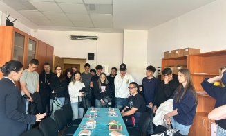 Ziua Porților Deschise la UMF: Ești curios să afli cum e să fii medicinist la Cluj-Napoca? Hai să vezi cu ochii tăi!