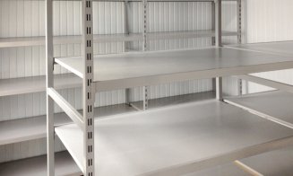 Producție locală, calitate superioară: rafturile metalice fabricate la Cluj pentru industria alimentară