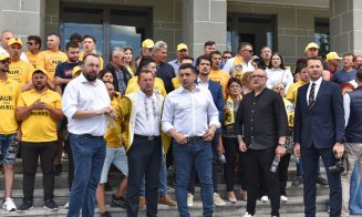 Manifestul de la Cluj, apel către conducerea AUR: „Ascultați vocea celor care nu neapărat urlă, dar gândesc, deschideți porțile partidului către cei care vor să construiască, nu să distrugă”
