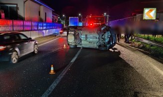 Mașină răsturnată pe un drum din județul Cluj