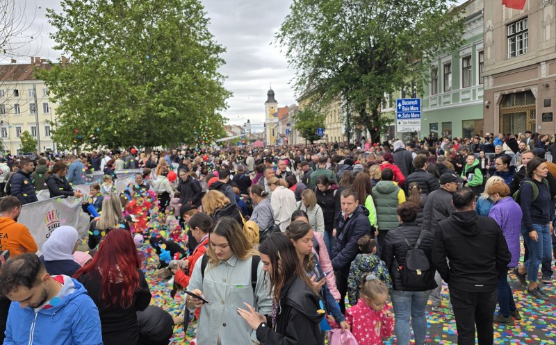 Parada Zilelor Clujului a umplut orașul de culoare și voie bună. Primarul: „Mă bucur să văd Clujul european”