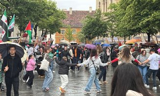 Imaginilie zilei! Clujenii au încins o horă în ploaie de Zilele Orașului