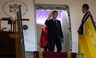 Reacţia preşedintelui Franţei după ce fimuleţul în care Brigitte Macron îl loveşte s-a viralizat