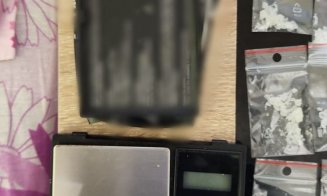 Trei traficanți de droguri, reținuți la Cluj: sute de grame de „cristal” și cocaină confiscate
