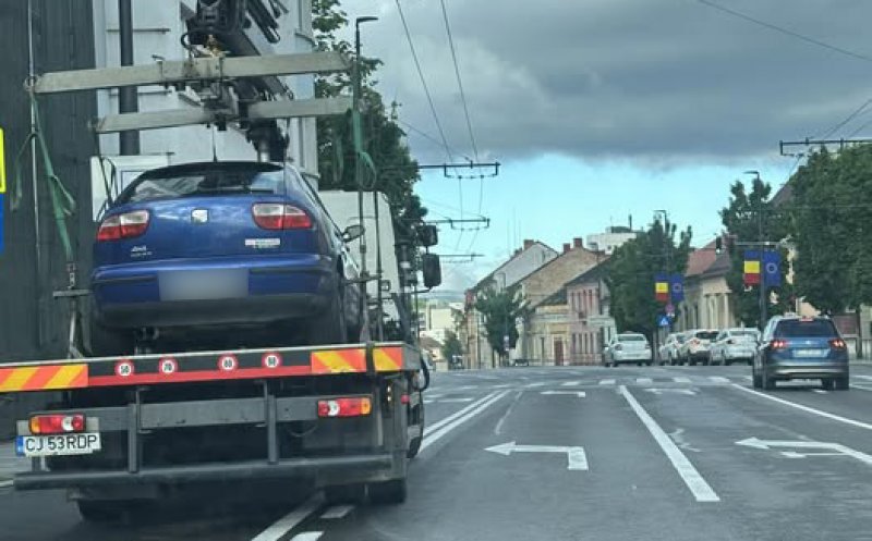 "Dacă ești pe grup... să știi unde o găsești" / "Dacă nu ești pe grup, tot acolo o găsești" / "La cât mai multe!"