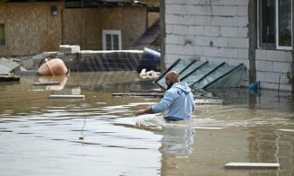 Imagini din dronă cu sute de gospodării sub ape, în Ardeal. Nivelul apei depășește 2 metri în unele zone