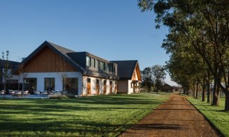 Herghelie din Cluj, transformată cu 8 milioane de euro într-un country club pentru corporatiști. Cum arată