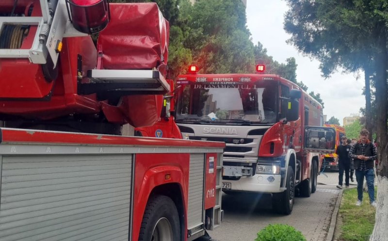 Peste 60 de studenți și angajați ai Universității Tehnice din Cluj-Napoca, evacuați de urgență în această dimineață