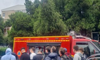Peste 60 de studenți și angajați ai Universității Tehnice din Cluj-Napoca, evacuați de urgență în această dimineață