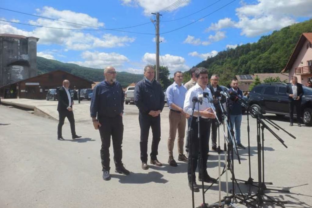 Președintele Nicușor Dan, la Praid dupa inundații: Situația putea fi prevenită. Vedem ce se poate salva și căutăm vinovații