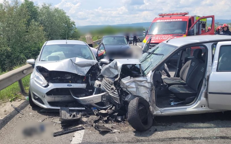 Accident cu patru mașini pe Centura Vâlcele-Apahida. Trei persoane au ajuns la spital
