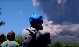 Etna a erupt din nou! Alertă roșie pe aeroportul Catania din Italia, după ce un nor uriaş de cenuşă s-a ridicat din craterul vulcanului
