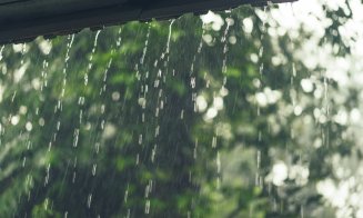 Cod galben de furtuni, cu ploi torenţiale, descărcări electri şi vijelii, la Cluj