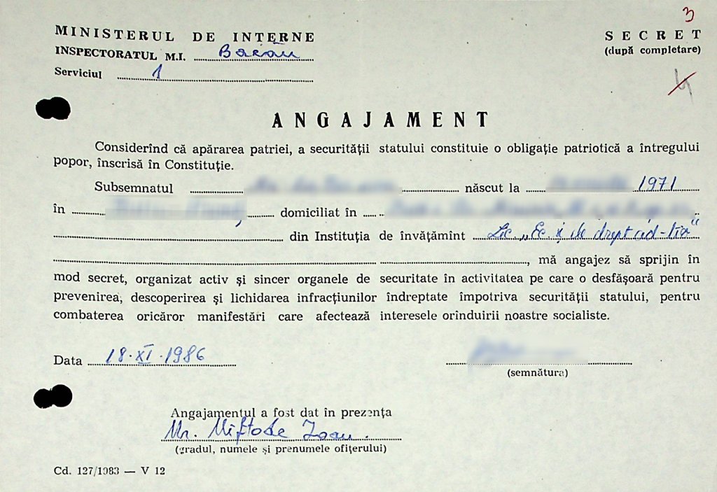 Securitatea nu s-a sfiit să se folosească până și de copii. Mii de elevi au fost solicitați să ofere informaţii despre colegi şi profesori