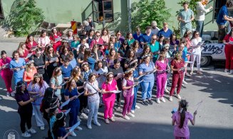 Rămas-bun studenție! Serenadele UMF continuă şi vineri 6 iunie
