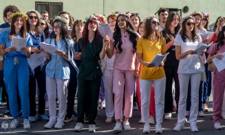 Rămas-bun studenție! Serenadele UMF continuă şi vineri 6 iunie
