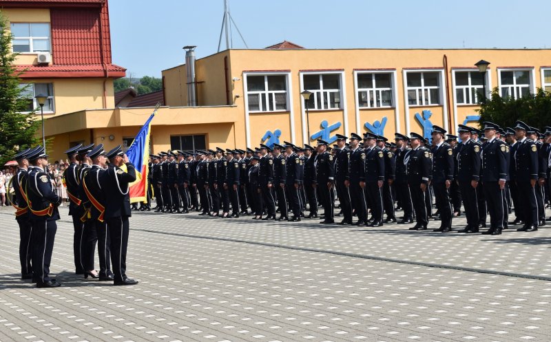 A 25-a promoție de elevi a Şcolii de Agenţi de Poliţie „Septimiu Mureşan” Cluj-Napoca a absolvit azi cursurile
