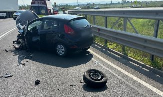 Accident între trei mașini la nodul rutier dintre A3 și A10, în Cluj. Șapte persoane consultate de paramedicii SMURD