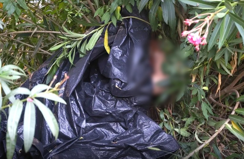 Româncă și fetiţa ei de 5 luni, găsite moarte într-un parc din Roma. Cadavrul femeii era într-un sac de gunoi