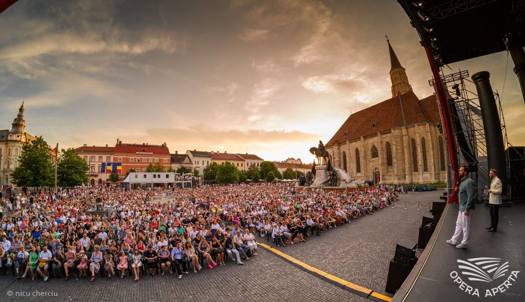 Opera Aperta 2025: Clujul devine scenă în aer liber pentru operă, tango, jazz și muzică de cameră la miezul nopții