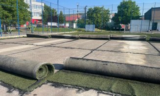 Se înlocuiește gazonul de pe terenul de fotbal din Florești. Primarul: „Este un pas important pentru a oferi condiții cât mai bune”