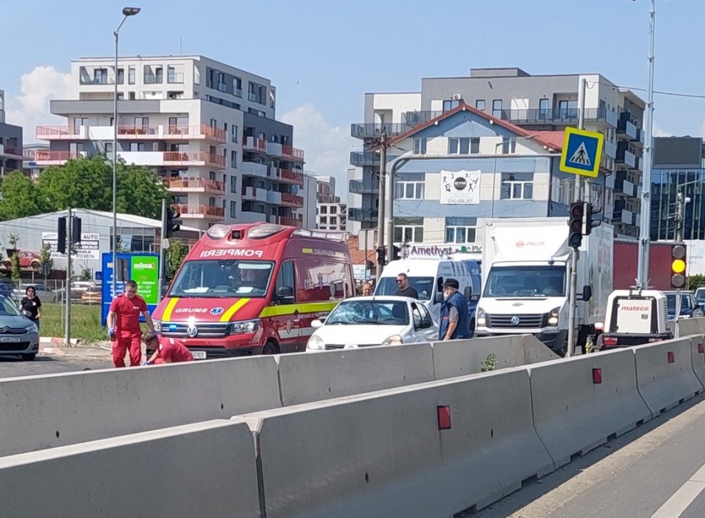 Accident grav în Florești: Tânăr lovit pe trecerea de pietoni în zona Metro. Trafic îngreunat