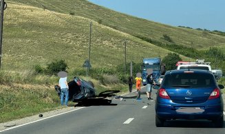 Cluj: Un bărbat a MURIT într-un accident rutier, iar o femeie e transportată în stare GRAVĂ la spital