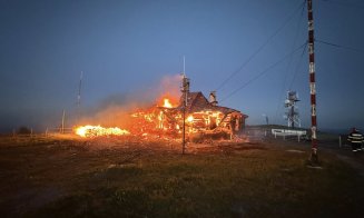 Stația Meteo Vlădeasa, deschisă în anii ’60, distrusă de un incendiu puternic. ANM: "Pagubele sunt foarte mari"