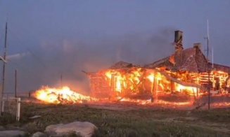Stația Meteo Vlădeasa, deschisă în anii ’60, distrusă de un incendiu puternic. ANM: "Pagubele sunt foarte mari"