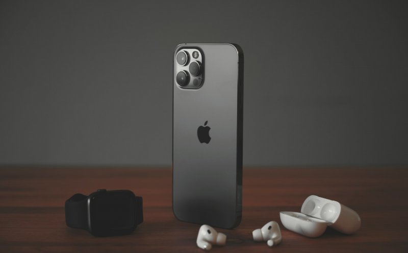 Funcții inovatoare pe care le găsești doar la telefoanele Apple